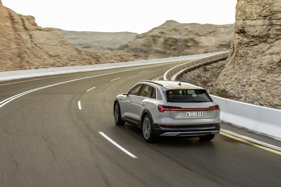  Audi e-tron 55 Quattro 2019 года  (WW) (фото 77 из 452)
